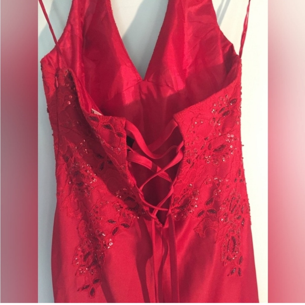 Chic Backless Red Evening Dress - image 8